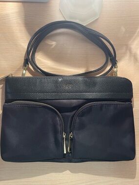 Tutilo New York Black Crossbody Bag with Dual Front Pockets